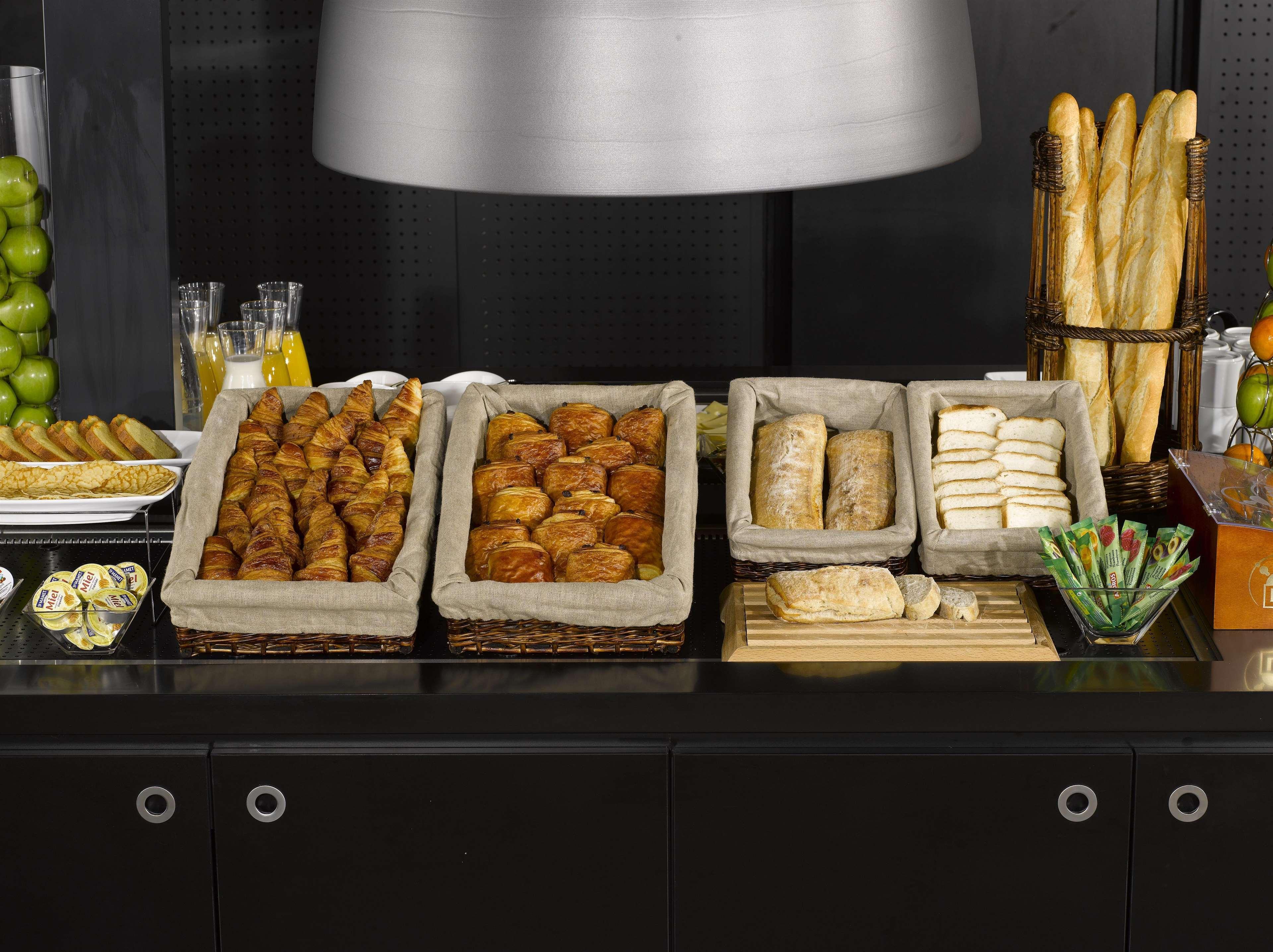 Hotel Campanile Rouen Nord - 3*